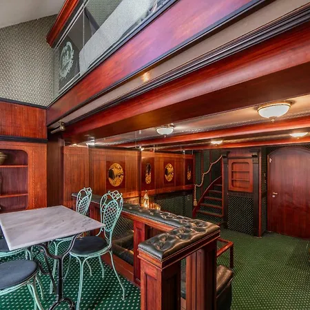 L'orient Express Private דירה אנסי